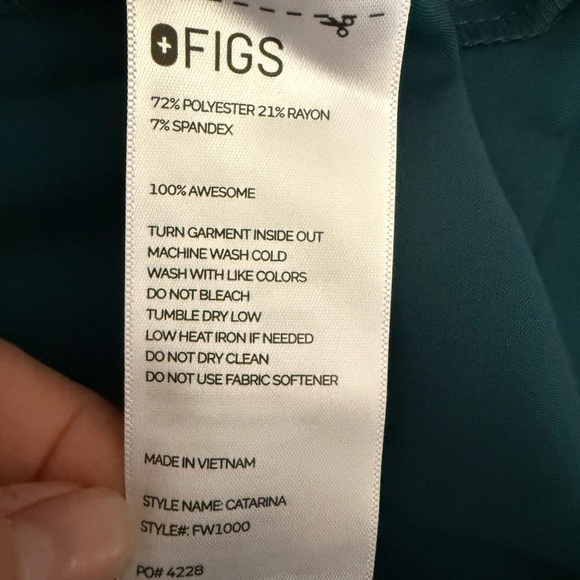 FIGS Caribbean scrubs set - Picture 8 of 9